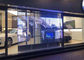 飾窓の広告のためのレンタル透明なLEDスクリーンのビデオ壁フル カラーP3.9-P15.625mm サプライヤー