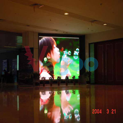 中国 高い明るさの継ぎ目が無い屋内フル カラーのLED表示スクリーンP5はビデオ壁を導きました サプライヤー