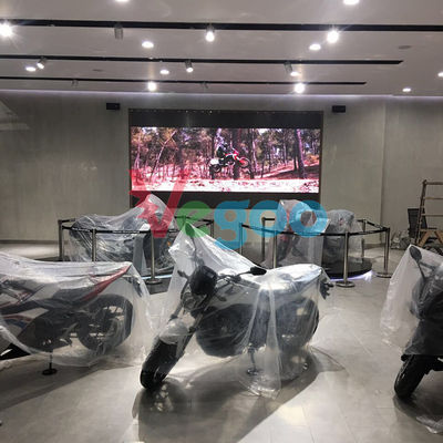 大きい展覧会場のためにHD LED表示屋内フル カラーLEDスクリーンを広告するP2