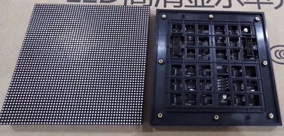 1R1G1Bによって導かれるビデオ壁スクリーン、P3屋外広告の導かれた表示高い定義