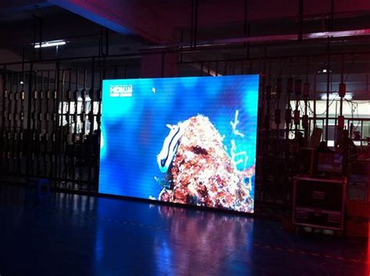 中国 高密度フル カラーの横のP2 LEDのビデオ壁/LEDの壁パネル サプライヤー