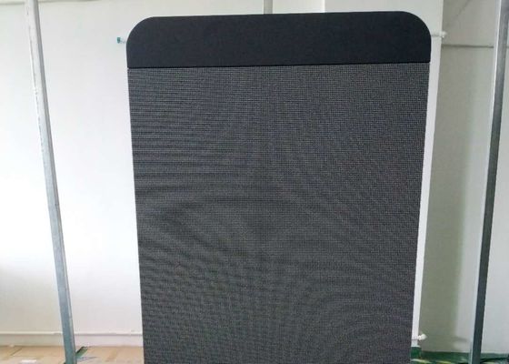 屋外のポーランド人はスクリーンのメディア プレイヤー ピクセル ピッチ5mm Ip65 4G Asynchronizationを導きました